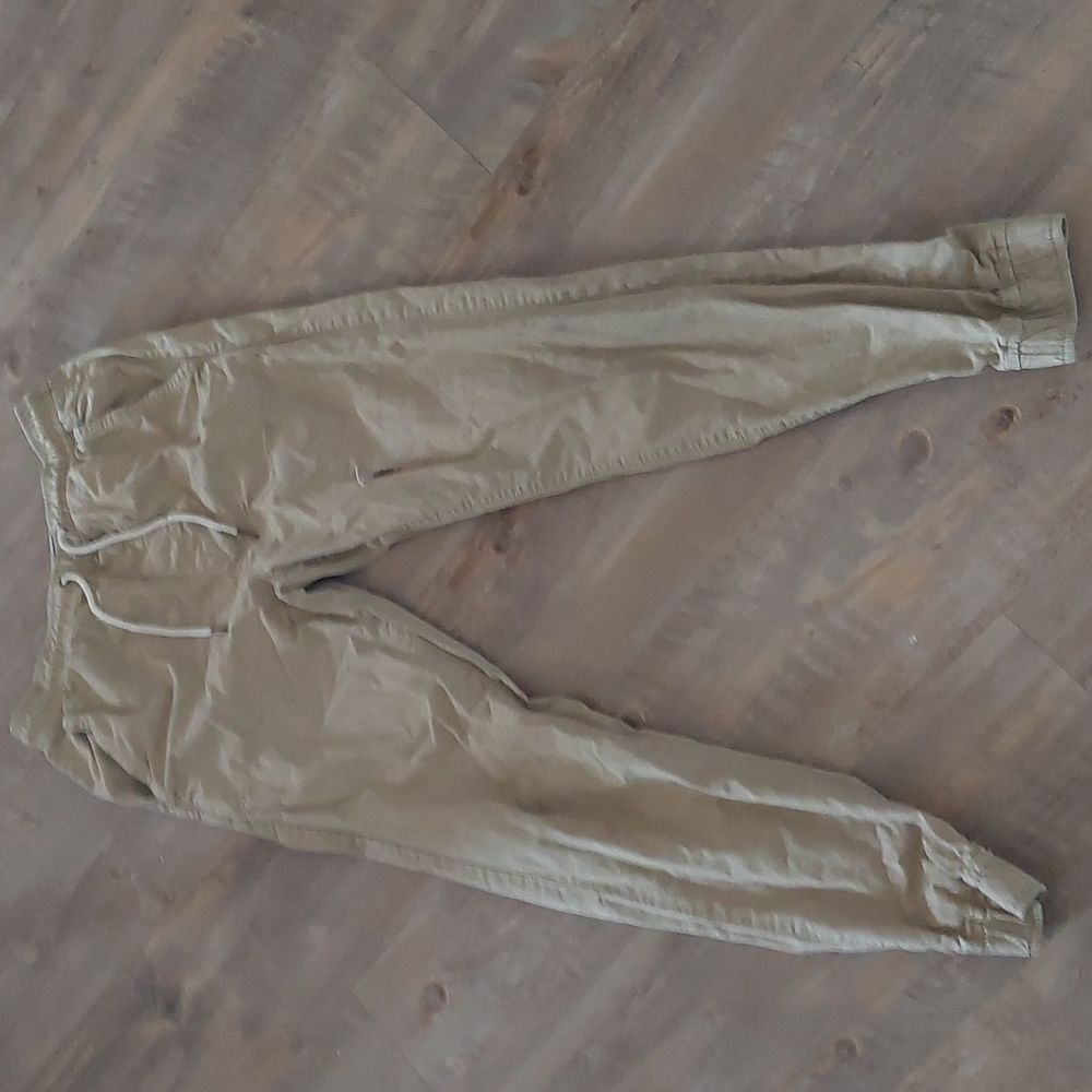 American‎ Eagle khakis